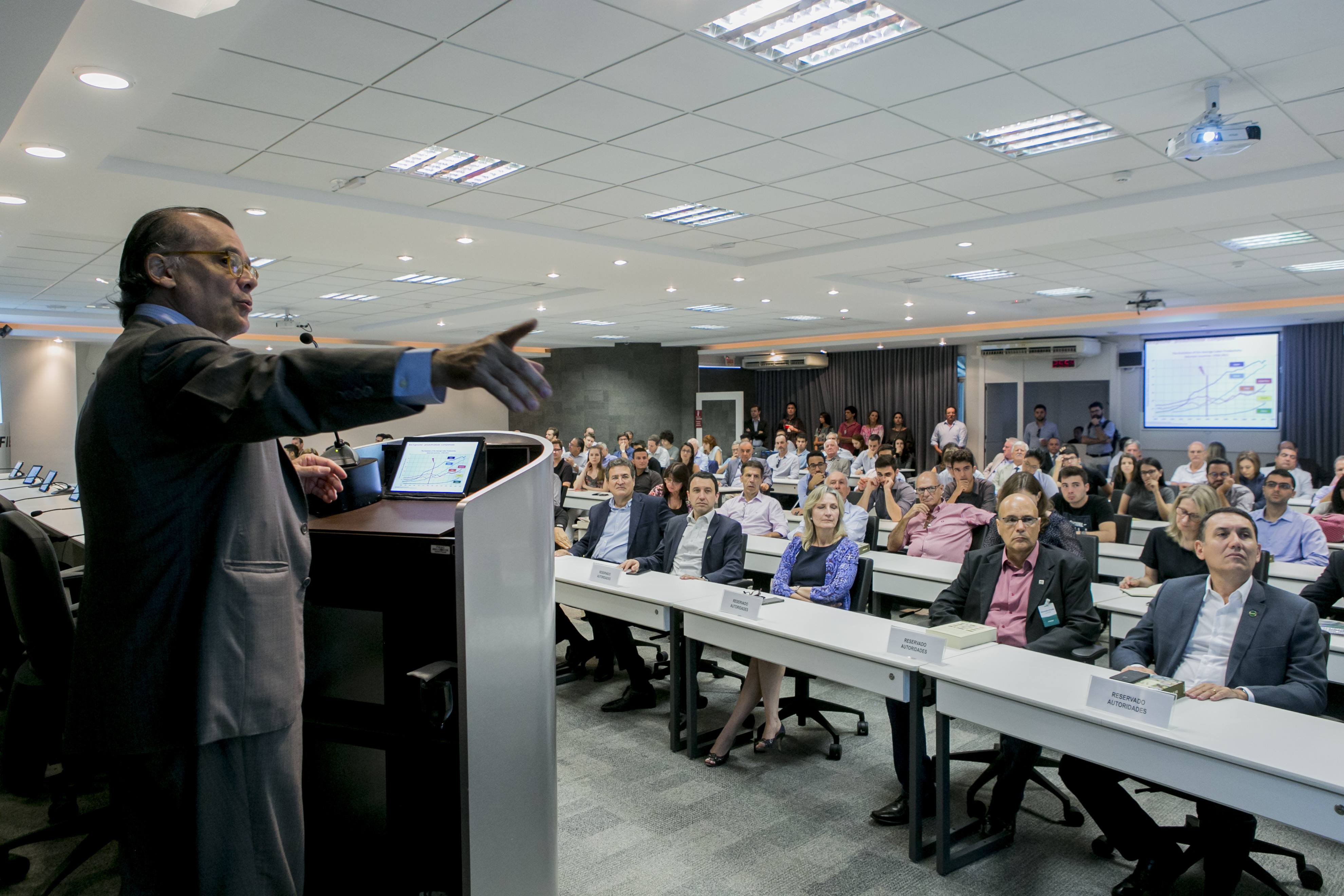 “É como se a grama tivesse crescido no jardim inte