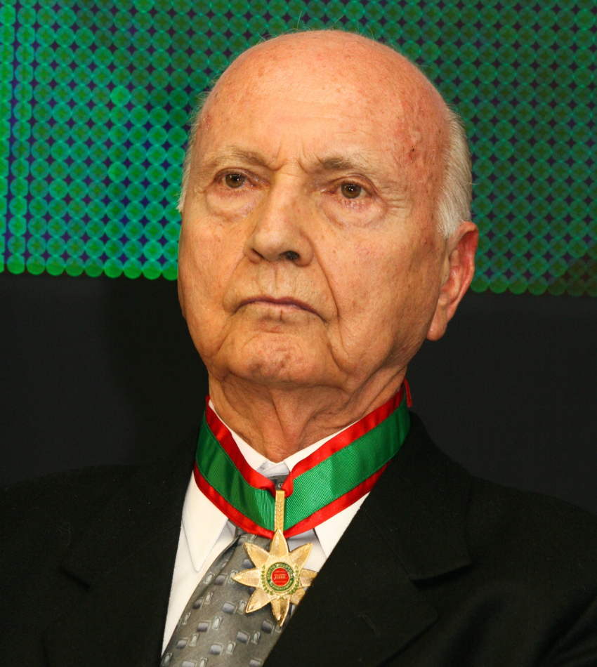 Em 2009, Hülse foi condecorado em 2009 com a Ordem do Mérito Industrial de Santa Catarina, outorgada pela FIESC