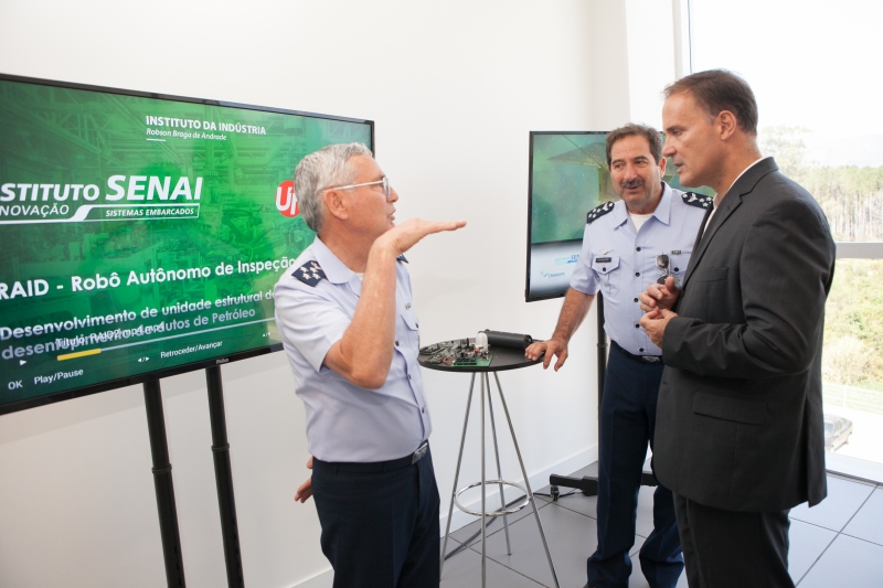 Comitiva também visitou, em Florianópolis, o Instituto da Indústria, onde funciona o Instituto SENAI de Inovação em Sistemas Embarcados