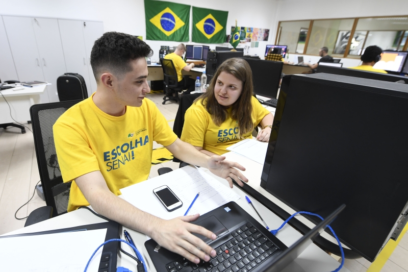Jean Carlos Novak e Raissa Marcon. Foto: José Paulo Lacerda
