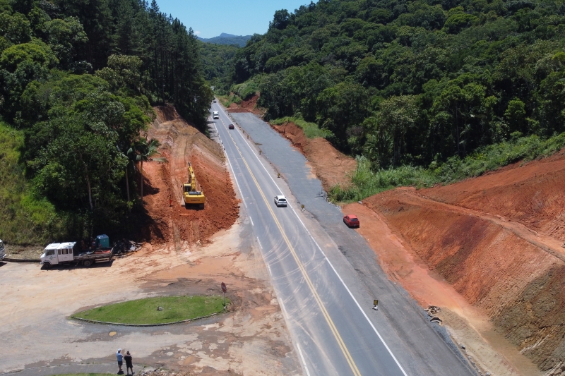 Terraplenagem no km 46,0