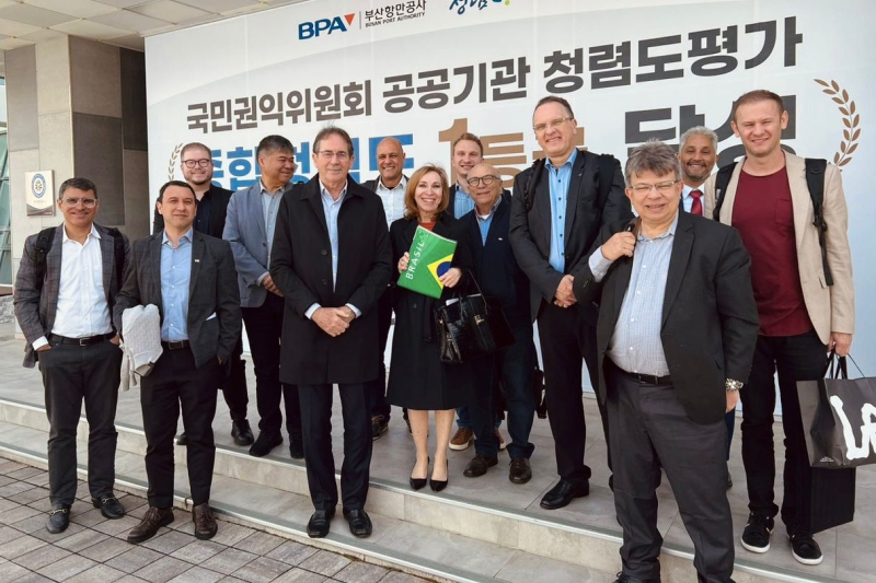 Comitiva da FIESC que participa da missão