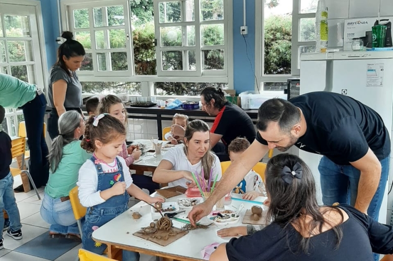 Atividades na Escola S de Brusque. Foto: Midia Press