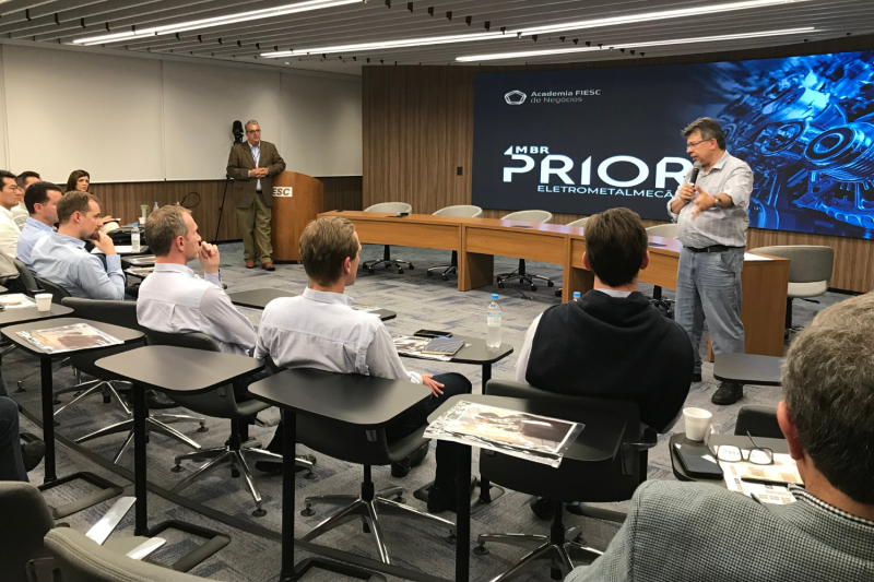 Formação é oferecida pela FIESC e conta com a participação de mais de 40 executivos de indústrias