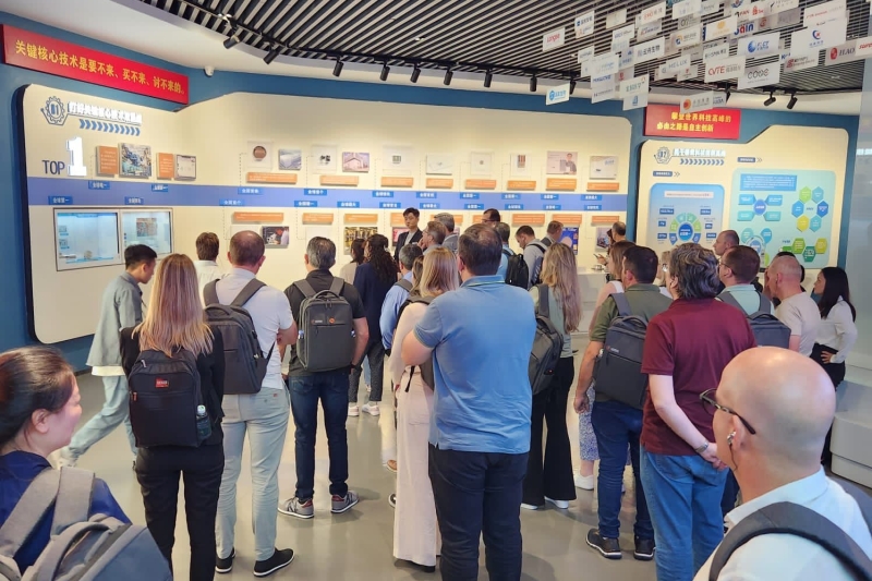 Visita a uma incubadora de micro e pequenas empresas