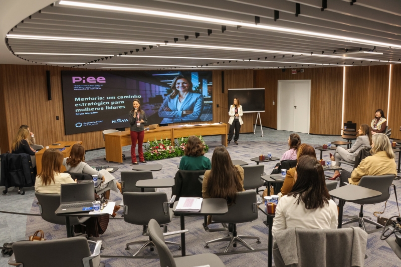 Academia FIESC de Negócios abre programa internacional para formação de mentoras