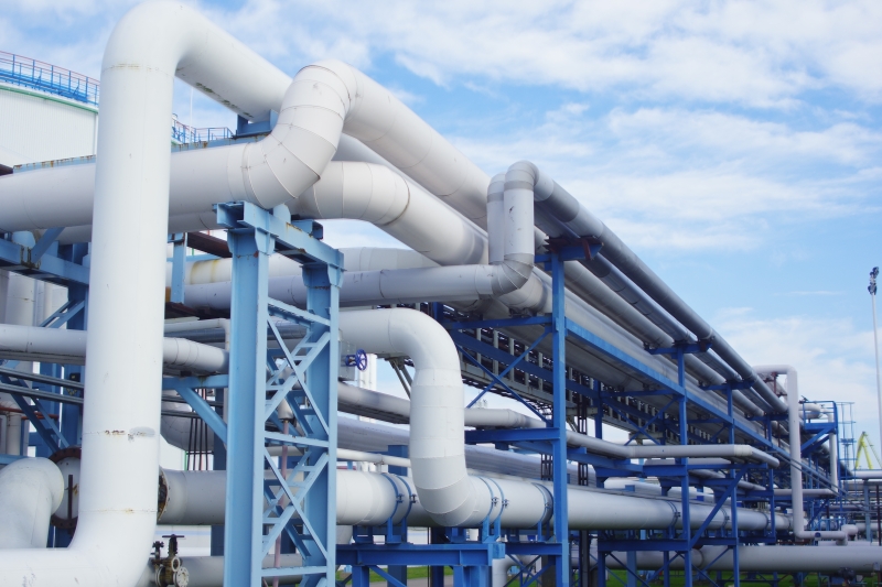 Gás natural quatro vezes mais caro que no exterior causa perdas à indústria