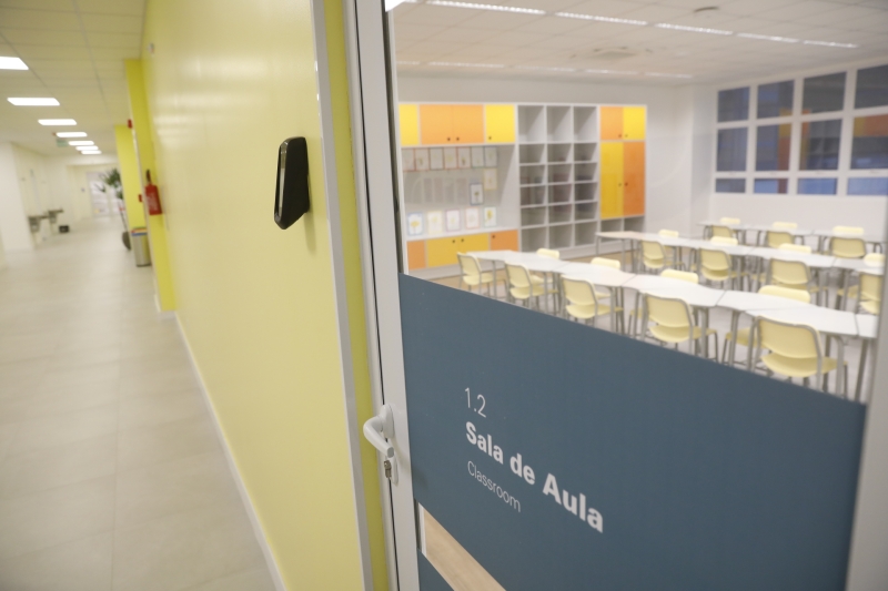 São 26 salas de aula, projetadas para segurança e conforto de alunos e professores