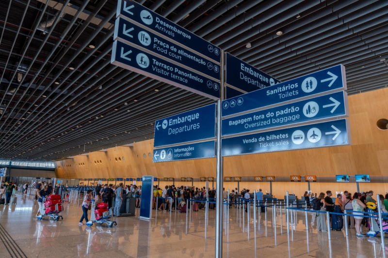 Aeroporto de Florianópolis deve receber até 64 voos internacionais/dia no verão